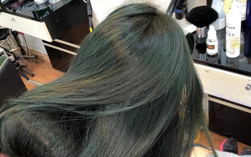Tổng hợp 10+ mẫu màu tóc nhuộm xanh rêu quyến rũ