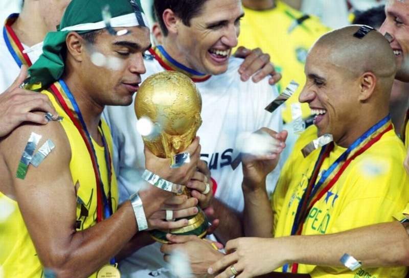 Roberto Carlos: 69 bàn thắng và cuộc cách mạng hậu vệ trái